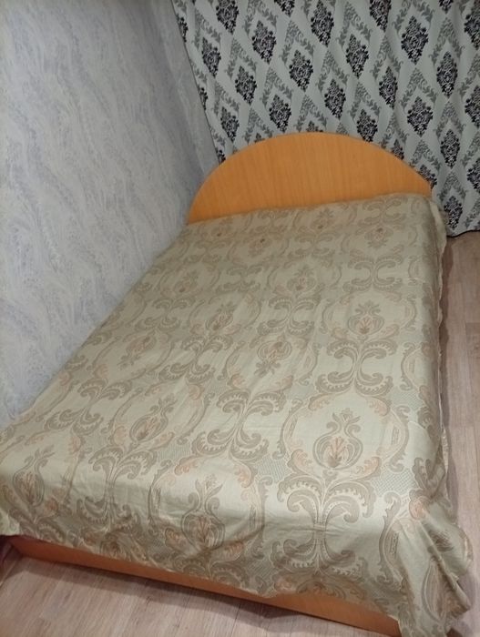 Продам кровать и комод