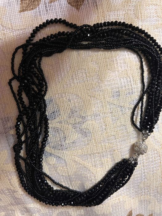 Продам бусы разные