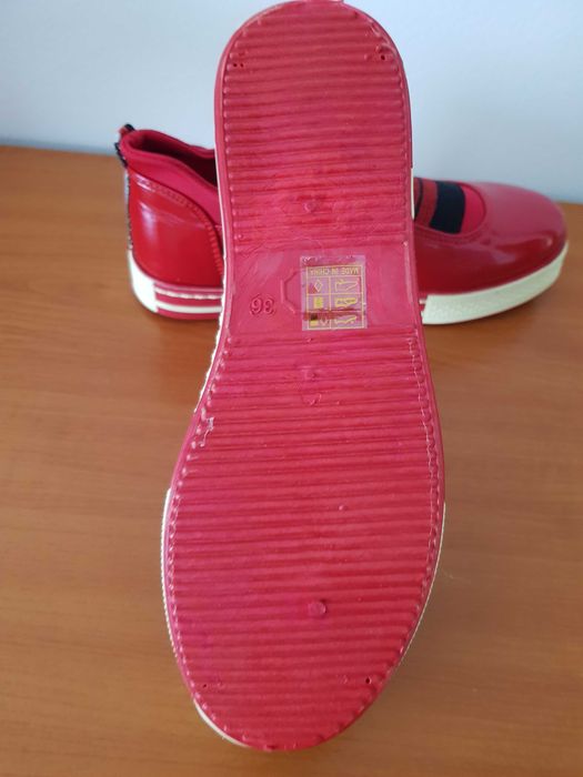 Pantofi  NOI rosii piele lac 36 (23 cm)