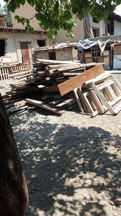 Taxta sotiladi arzon bervoraman