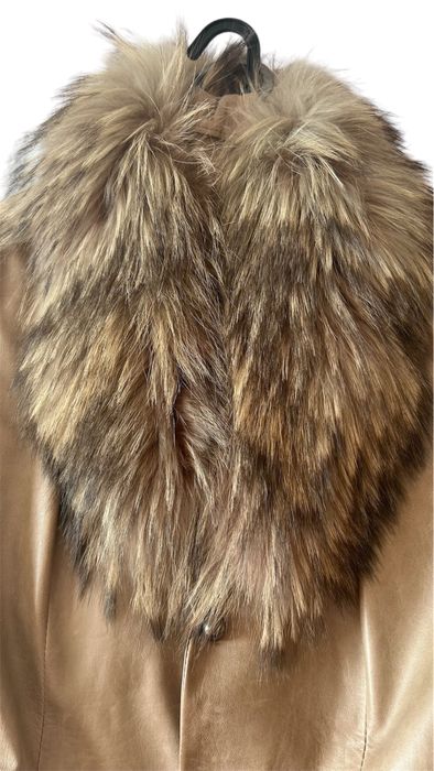 Haina din piele naturala cu guler de blana de vulpe