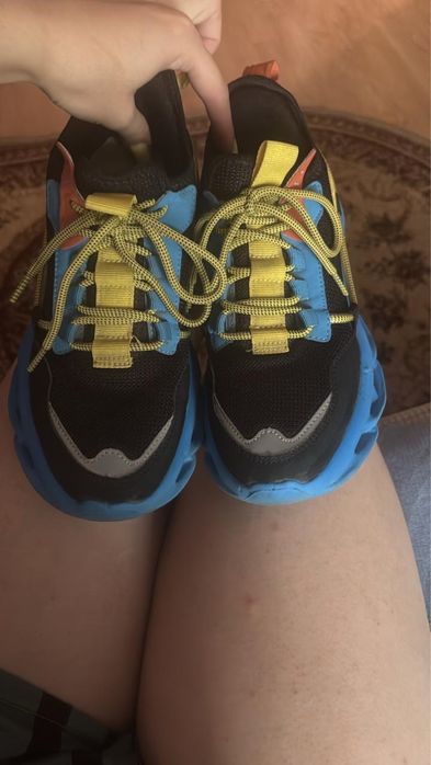 Продам кроссовки унисекс