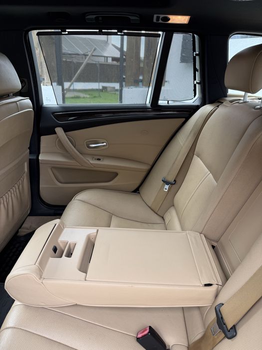 Кори БМВ Е61 с щори и отвори за Лоджик