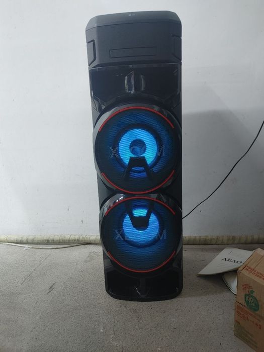 Колонка LG для вечеринок и мероприятий