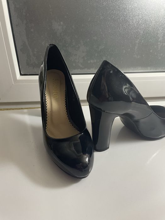 Продам женские туфли 36 размер