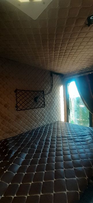 Грузовой Мерседес