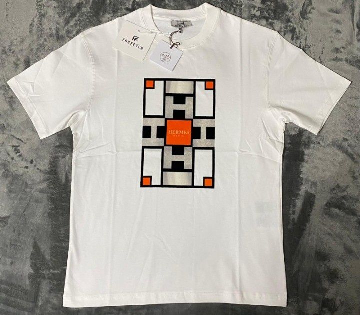 Vand tricou nou de barbati