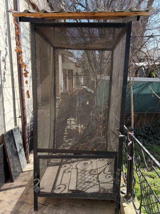 Продам уличную клетку / вольер 1×1 м, высота 2 м