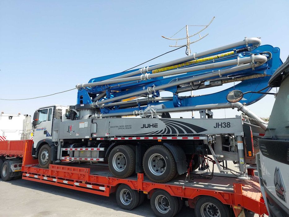 Автобетононасос Howo Jiuhe JH38 на шасси HOWO TX (38 метр)