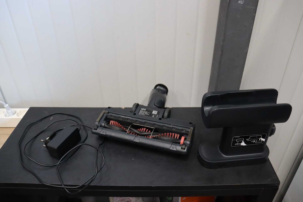 AEG ULTIMATE 7000 Безжична прахосмукачка 2,2 кг До 40 мин. работа