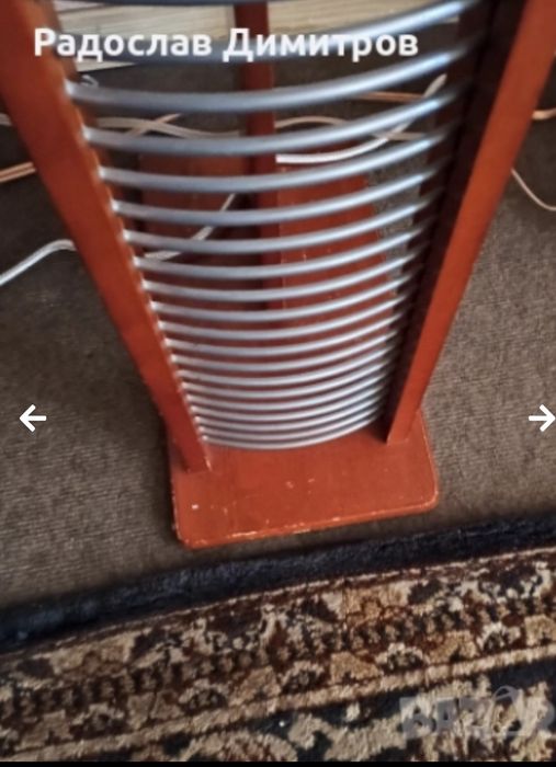 Продавам два броя маркови поставки за дискове