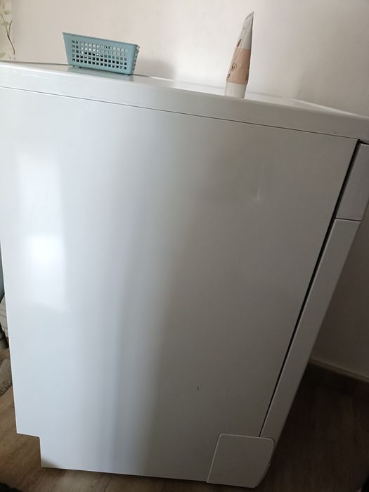 Mașină de spălat vase Indesit in stare buna de funcționare