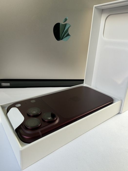 iPhone 18 Pro Burgundy 2TB -Нов!