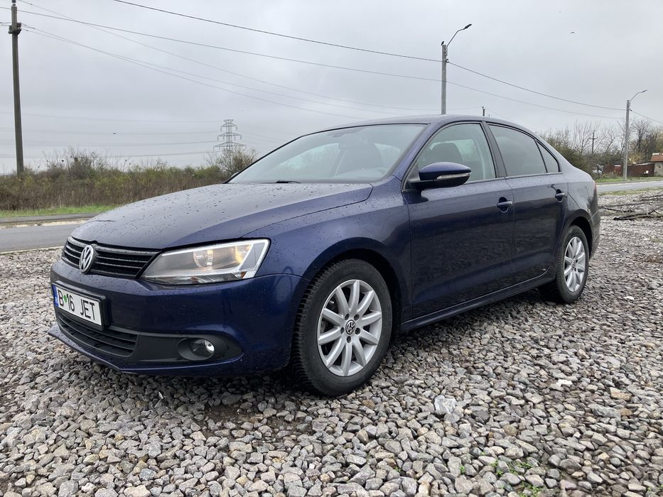 VOLKSWAGEN Jetta 2011 — imagine 3