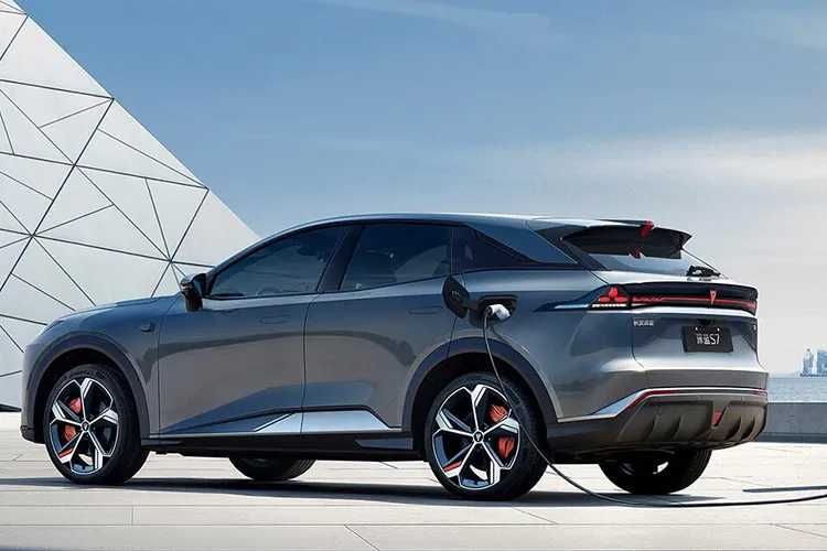 Changan Deepal S07 215 Max Версии гибрида В наличии От 26.500$