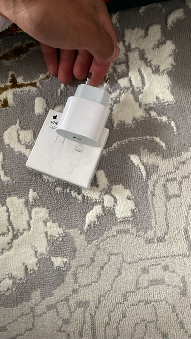 IPhone SE 2020 2 поколения