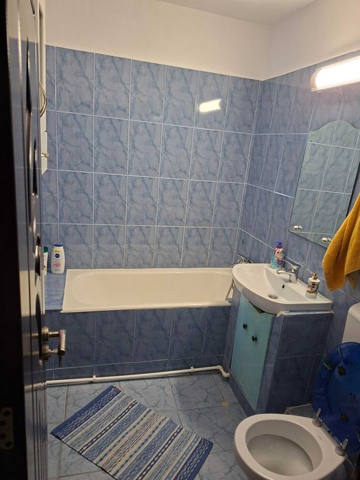 Inchiriez apartament,3 camere,zona inel 1,sens giratoriu eden,cu loc de parcare
