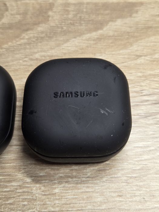 Зарядные кейсы для Samsung Galaxy Buds 2 Pro