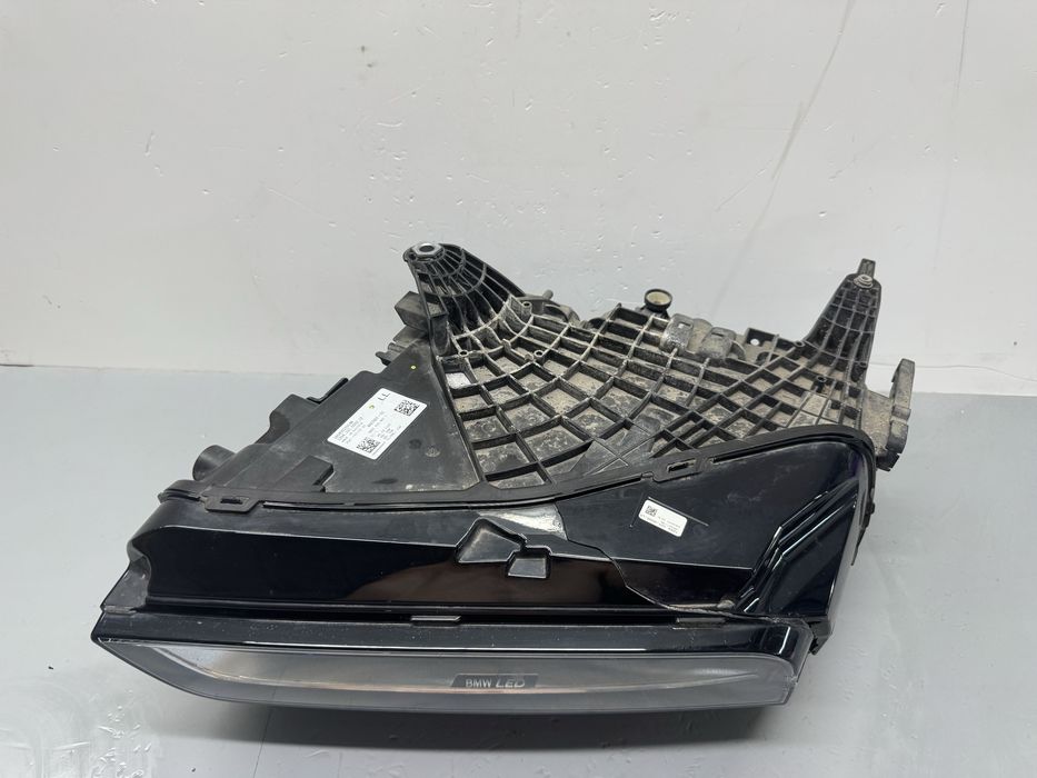 Far bmw G70 seria i7 full led adaptive 2023-2025 stanga