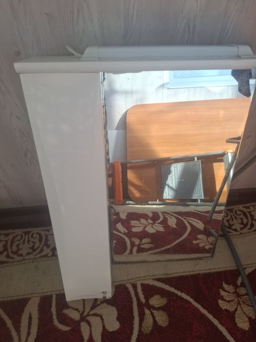 Зеркало для ванны с шкафчиком