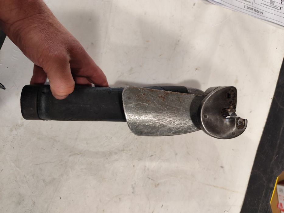 Намалена цена Акумулаторна ножица за ламарина Бош Bosch GSC 12V-13 + 2