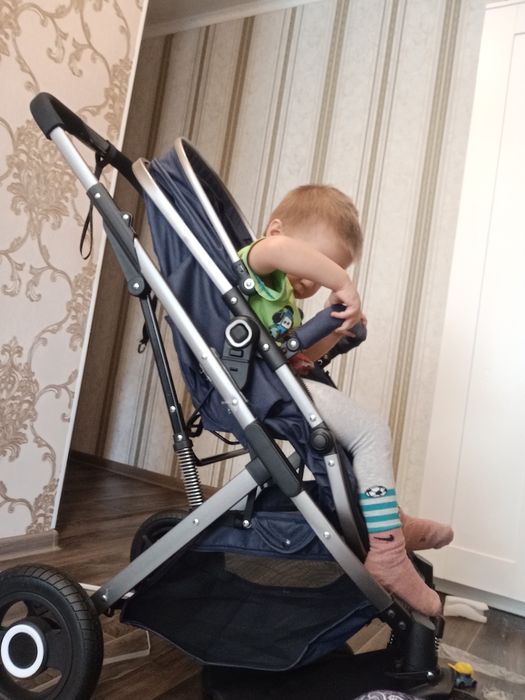 Продам детскую коляску