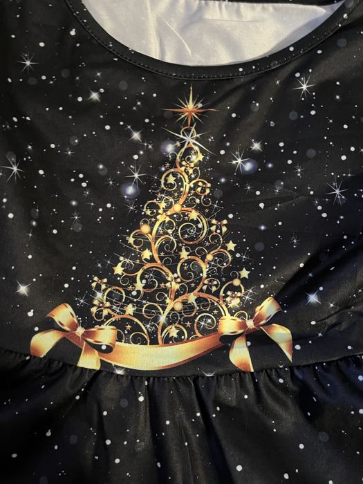 Рокля с апликация елха