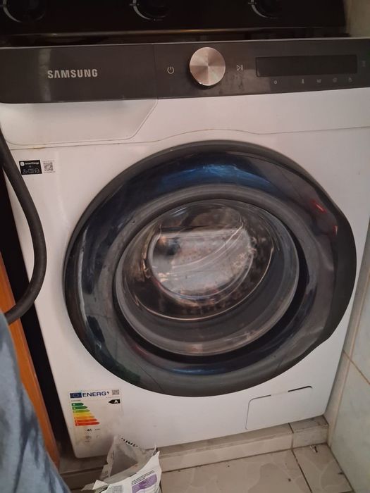 Vând masina de spalat Samsung,an 2024, înca 2 ani garantie