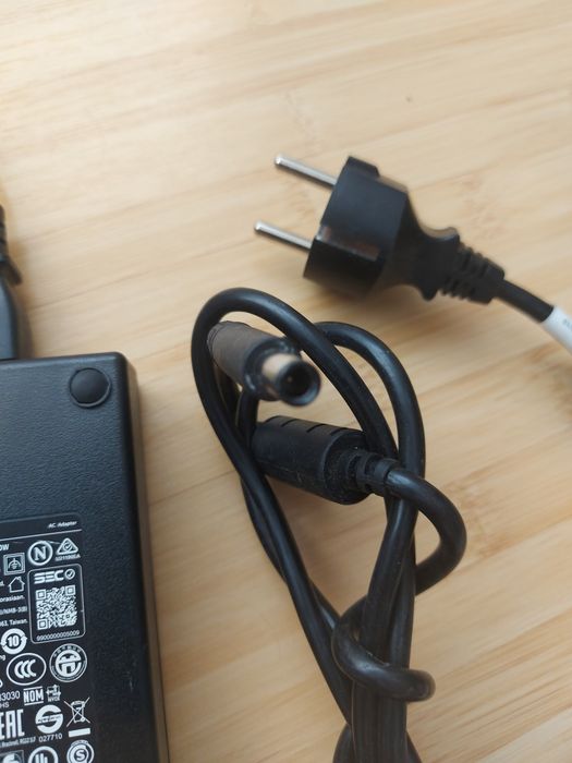 Încărcator Dell 180W 19,5V 9,23A