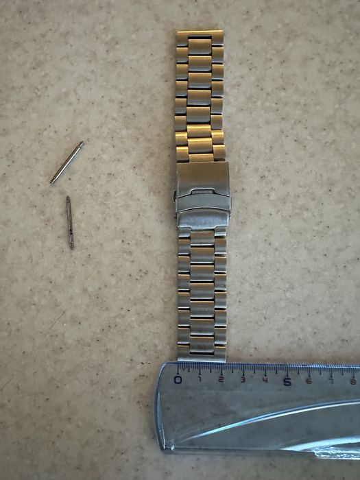 Резервна метална  каишка за часовник 22mm