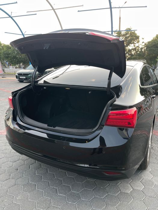 Malibu 2  1.5L avtomobil sotiladi !