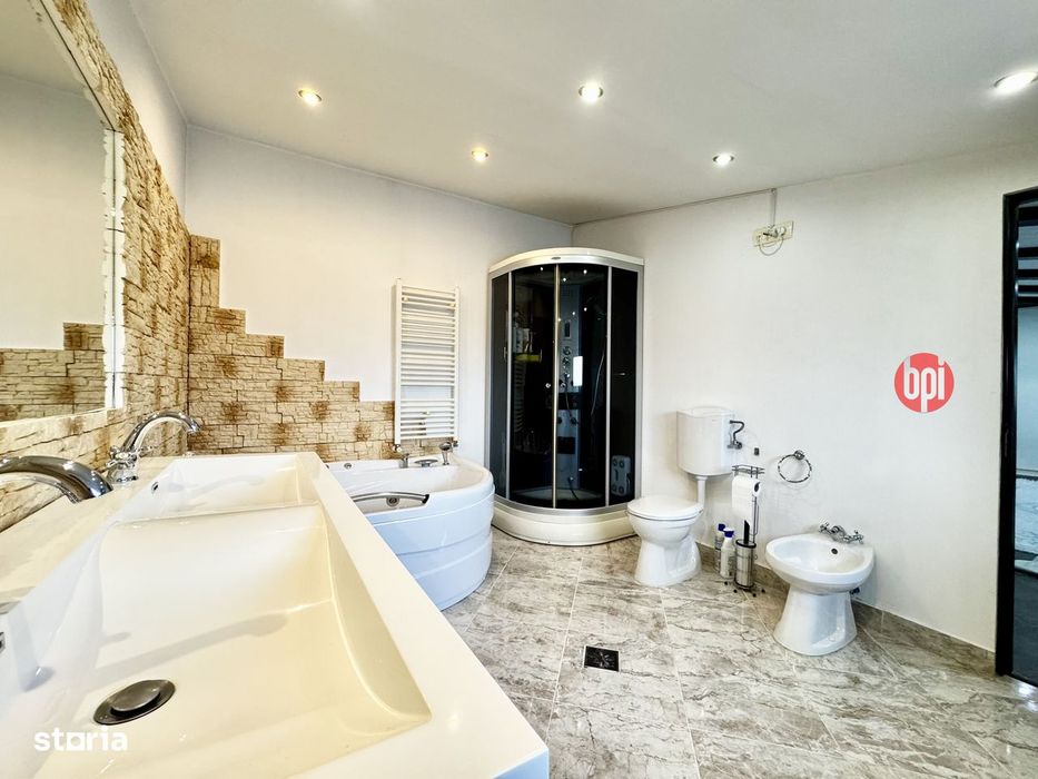 SE VINDE Apartament pe 2nivele situat central in Falticeni, jud. SV