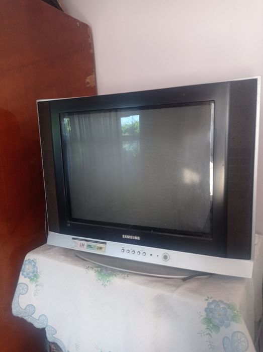 Samsung va Super general nomdagi tekevizorlar sotiladi.500ming sómdan.