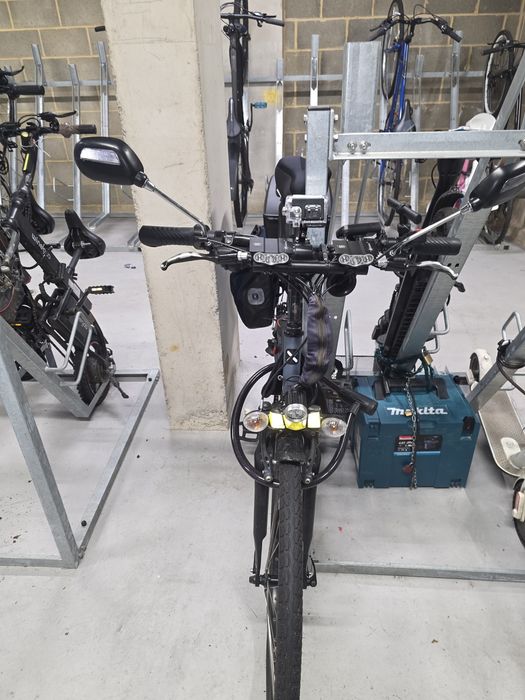 Bicicleta electrica  1000w semnalizare față  si spate  alarma 1 bateri