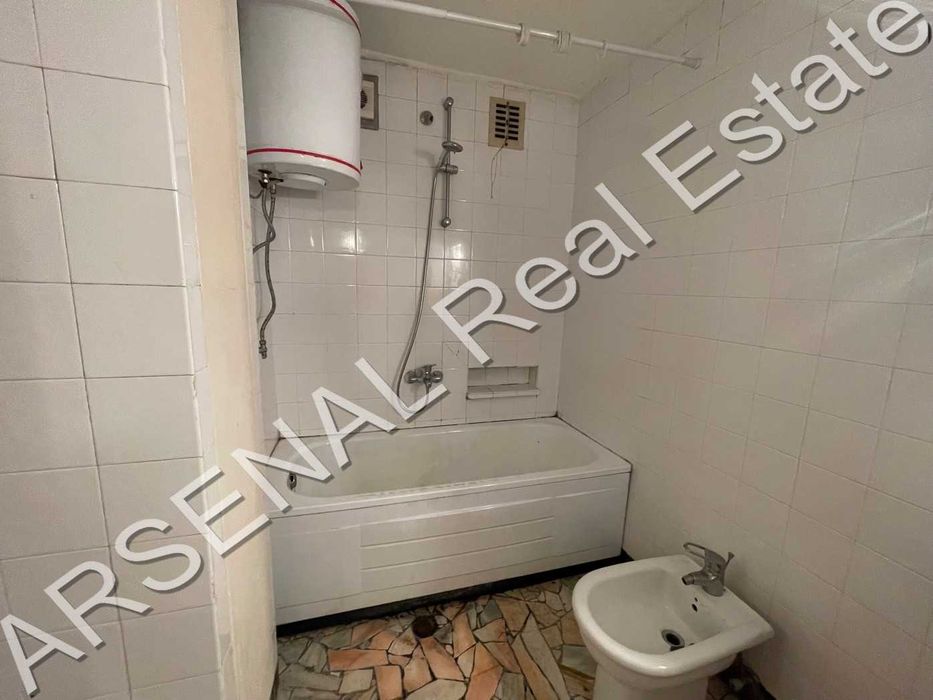 Дава се под наем Тристаен апартамент в София, Център - 120 кв.м за 500 € - Снимка #5