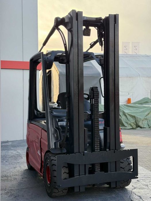 Electrostivuitor Linde E25L-01, An 2017, 2.5 tone, Catarg triplex