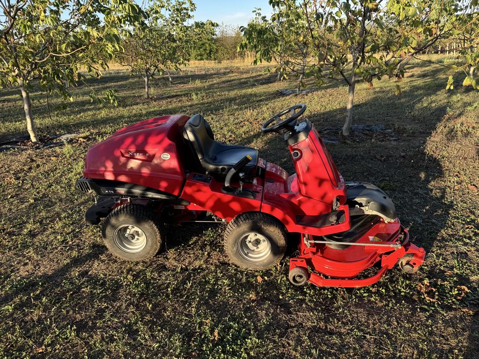 Tractoras  profesional de tuns iarba/gazon Countax X16 4WD 4x4 – Honda V-Twin 16 CP – masă frontală 112 cm