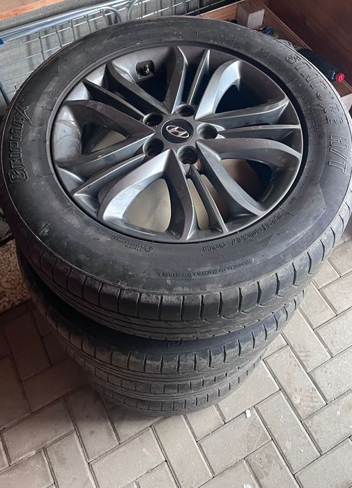 Set 4 roți originale Hyundai – jante aliaj R17 + anvelope vară.