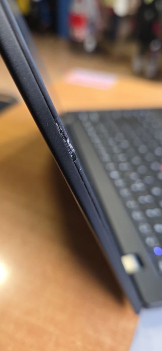 Vând laptop Lenovo ThinkPad L14 Gen 1,i7-10510U 8 GB RAM 256 Memo