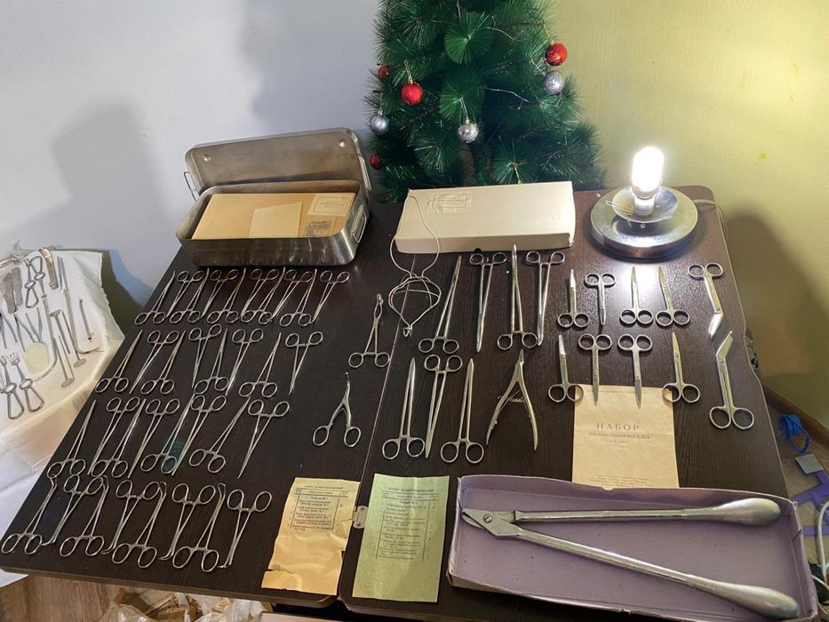 Наборы медицинских инструментов