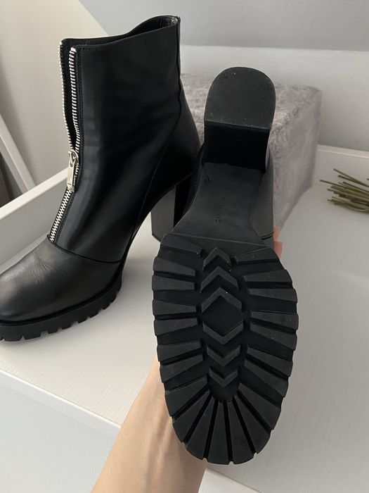 Botine cu toc, ZARA