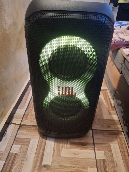 Vând sau schimb cu orice jbl partybox