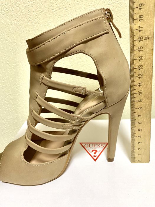 Женская обувь GUESS