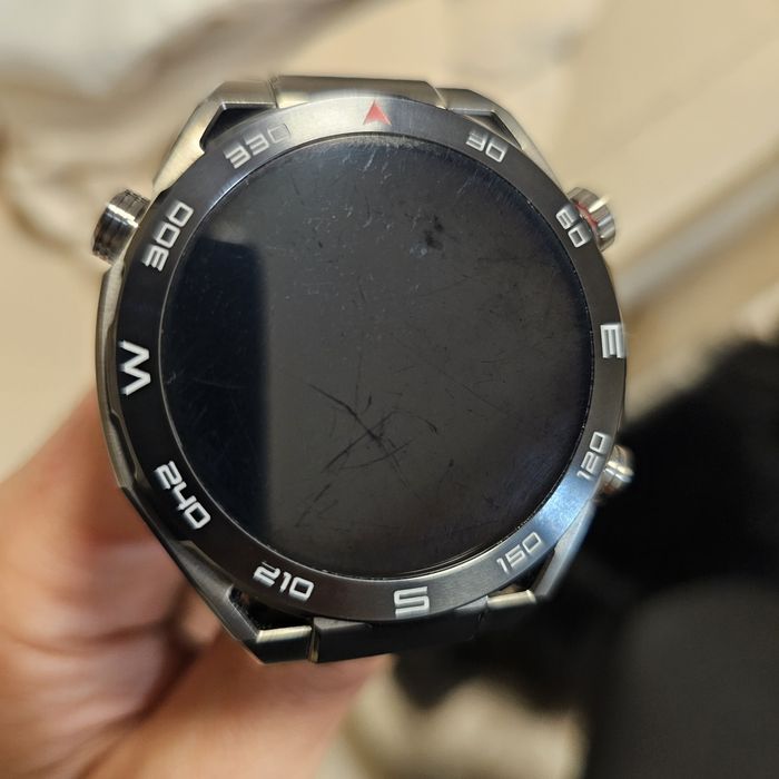 Huawei Watch Ultimate много запазен