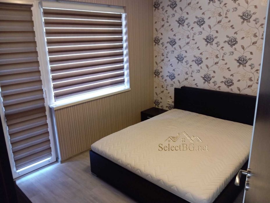 Дава се под наем Тристаен апартамент в Велико Търново, Център - 80 кв.м за 357 € - Снимка #2