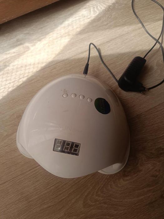 Лампа для ногтей