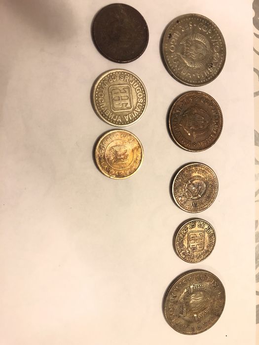 Monede diferite modele și țări