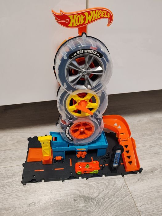 Set de joaca Hot Wheels vulcanizare
