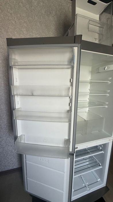 Продам холодильник Electrolux
