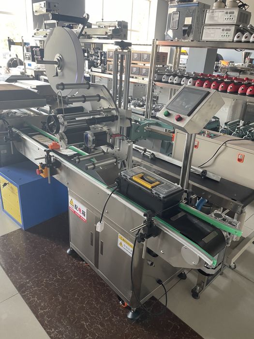 Etiketka avtomat - для нанесения этикеток на бутылки